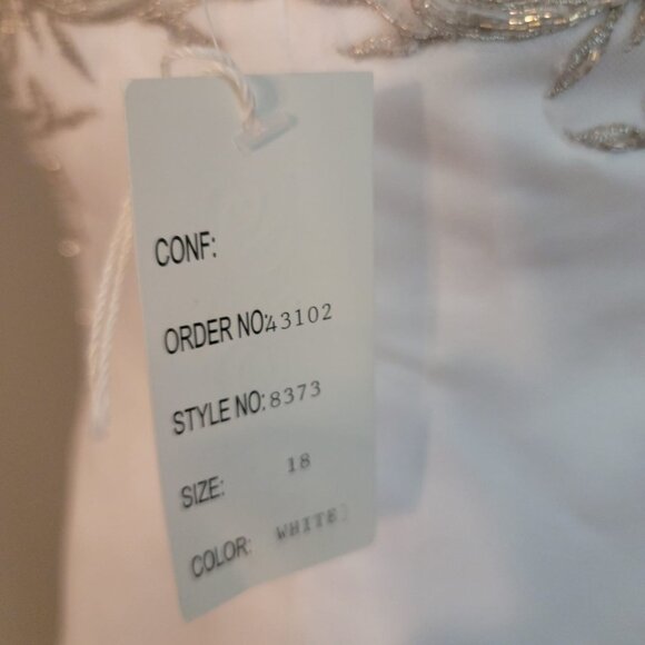 Size 18 Long A Line Wedding Dress V Neck Train Bridal Gown - Picture 16 of 16